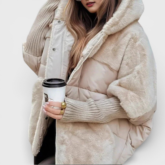 Francisca - Casaco de Pelo com Capuz