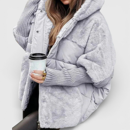 Francisca - Casaco de Pelo com Capuz