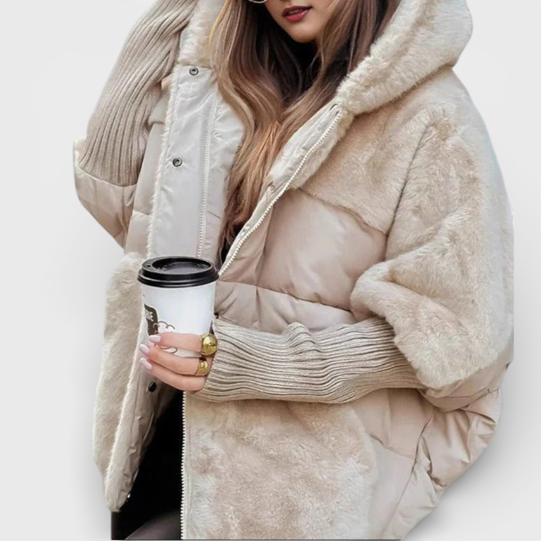 Francisca - Casaco de Pelo com Capuz